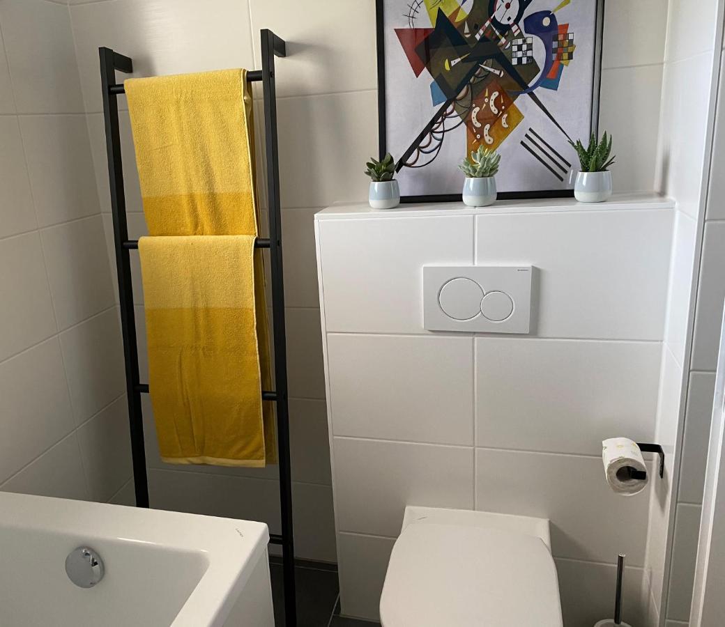 Brand New Cozy Apartment 10 Min To City Center Виена Екстериор снимка